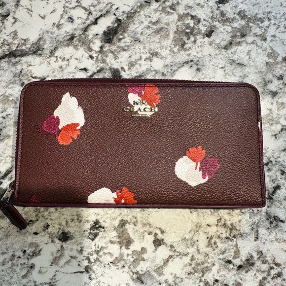 Coach leather floral round zip long wallet - Picture 1 of 11
